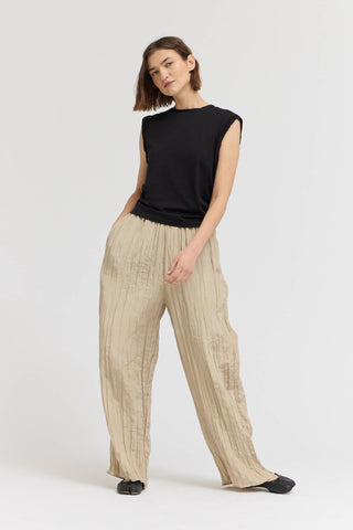 Twist Detail Sleeveless Top