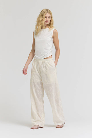 Twist Detail Sleeveless Top