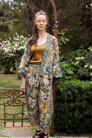 Love Grows Wild Linen Cropped Artist Pant w/ Bees & Flowers