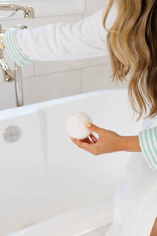 Oatmeal Milk & Honey Bath Bomb
