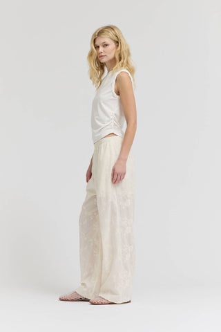 Twist Detail Sleeveless Top