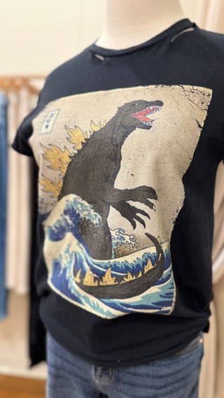 Hinoki:REE - Godzilla Vs. The Wave Vintage Graphic T-shirt