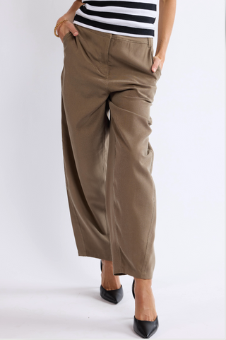 Mocha Barrel Pant