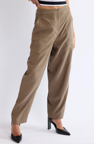 Mocha Barrel Pant