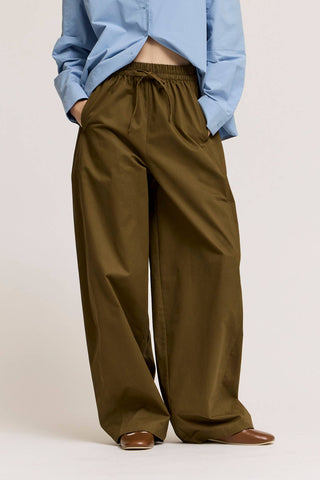 51019 - BARREL LEG PANTS