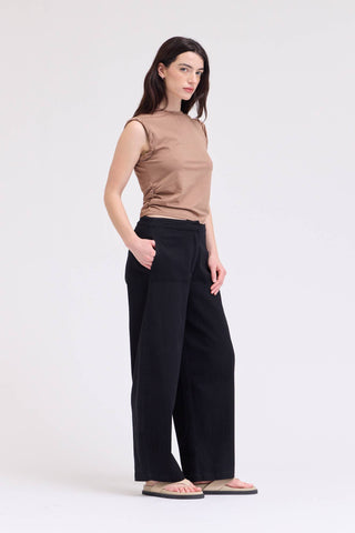 Twist Detail Sleeveless Top